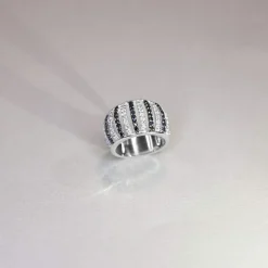 Bague argent 925 et ruthénium noir, spinelles noires et zirconias
