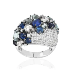 Bague argent 925 et ruthénium noir, pierres imitations bleues, zirconias.