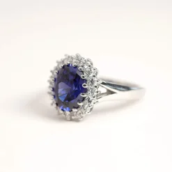 Bague argent 925 zirconia ovale bleu et zirconias blancs