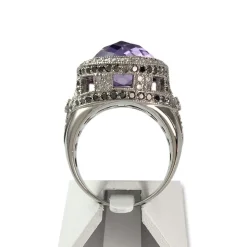 Bague d'occasion or 750 blanc avec 1 amethyste, des diamants blancs et des diamants noirs traités