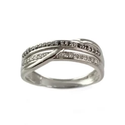 Bague d'occasion or 375 blanc avec diamants blancs et diamants noirs traités