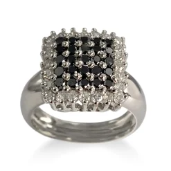 Bague d'occasion or 750 blanc avec diamants blancs et noirs traités
