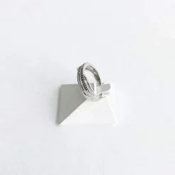 Bague d'occasion or blanc 375 diamants noirs traités et blancs
