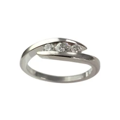 Bague d'occasion or 750 blanc diamants