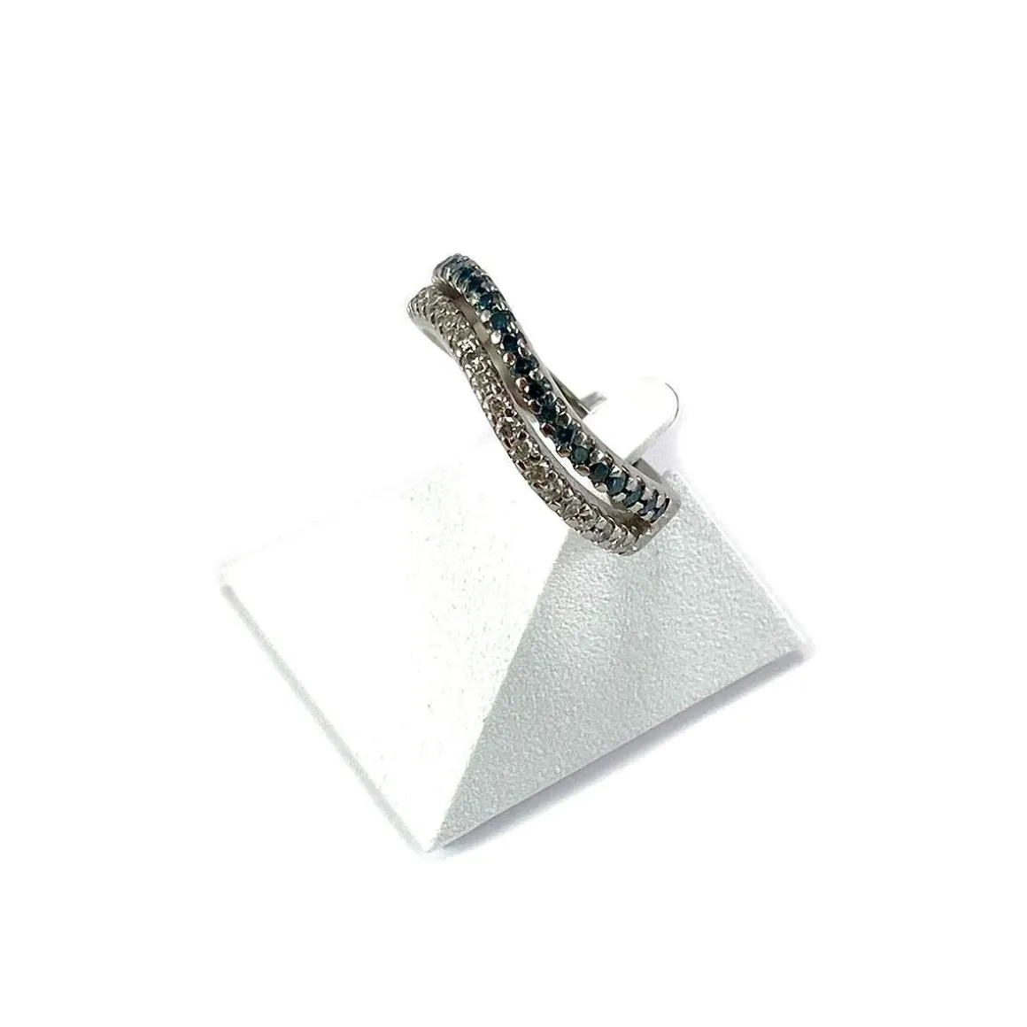Bague d'occasion or 585 blanc diamants blancs et bleus traités