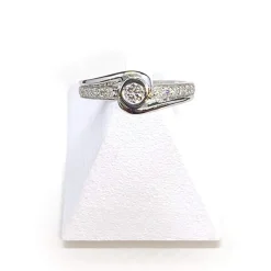 Bague d'occasion or 750 blanc diamants