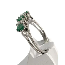 Bague d'occasion or 750 blanc diamants émeraudes