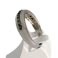 Bague d'occasion or 750 blanc diamants noirs traités