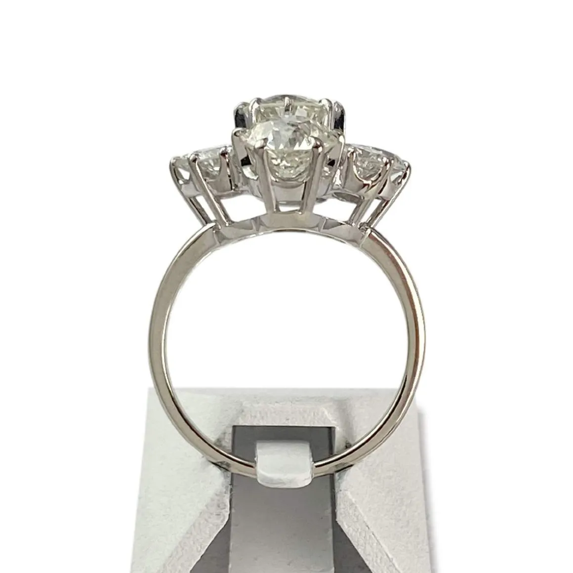 Bague d'occasion or 750 blanc fleur diamants