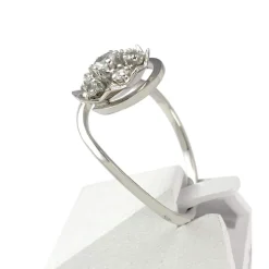 Bague d'occasion or 750 blanc spinelles synthétiques
