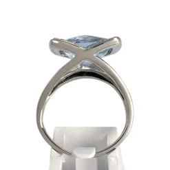 Bague d'occasion or 750 blanc topaze traitée sky blue diamant