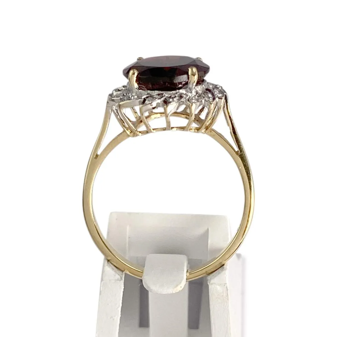 Bague d'occasion 2 ors 750 grenat diamants