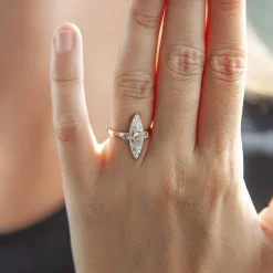 Bague marquise d'occasion or 750 jaune platine et diamants
