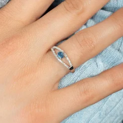 Bague or 375 blanc saphir et diamants