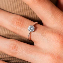 Bague or 375 blanc zirconia blanc