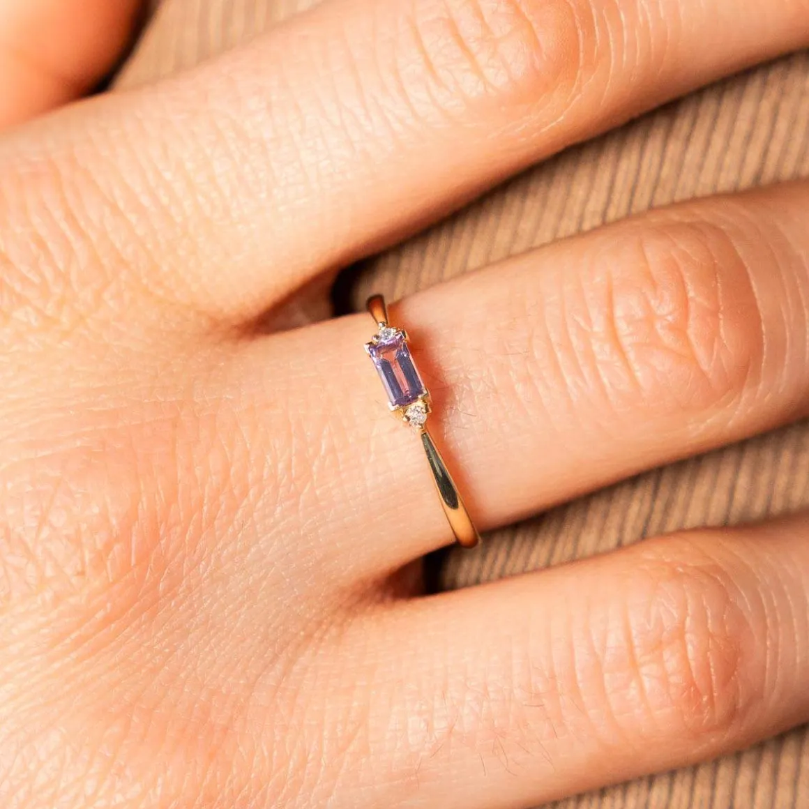 Bague or 375 jaune améthyste diamants