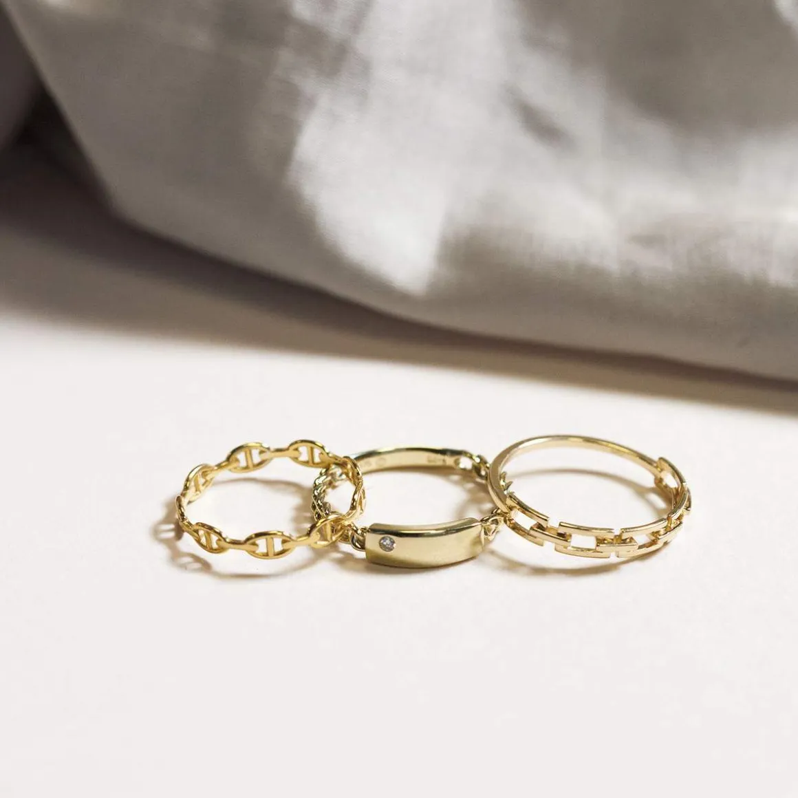 Bague or jaune 375, 1 diamant.