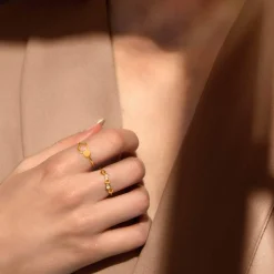 Bague or 375 jaune motif nids d'abeilles