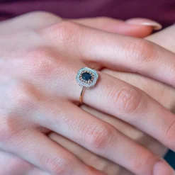 Bague or 375 jaune saphir et diamants