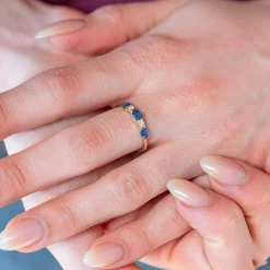 Bague or 375 jaune saphirs et zirconias