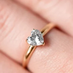 Bague or 375 jaune zirconia blanc coeur