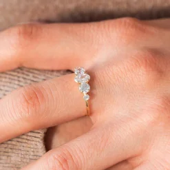 Bague or 375 jaune zirconias blancs