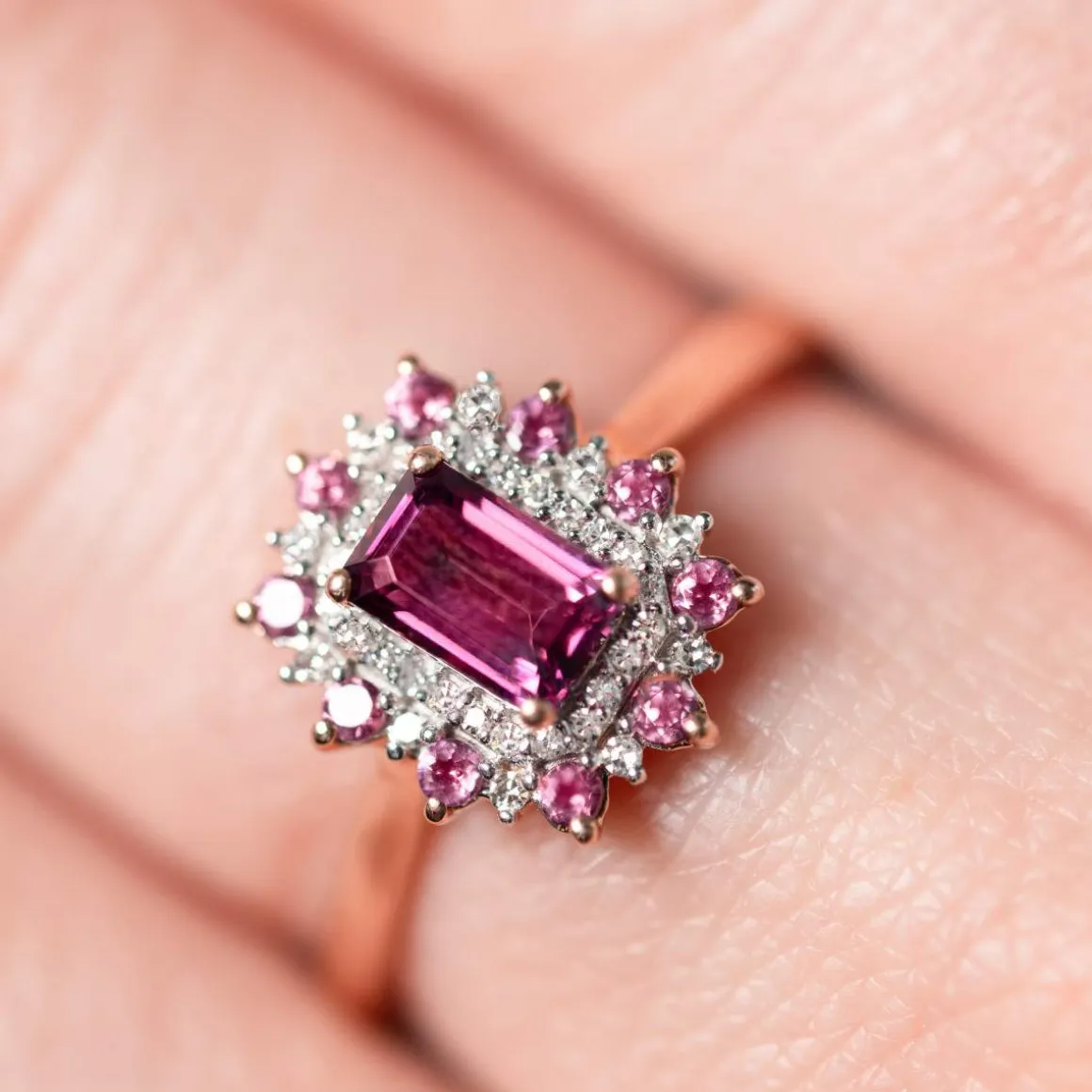 Bague or 375 rose grenats rhodolites et diamants