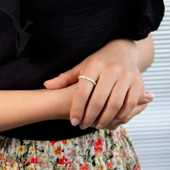 Bague plaqué or jaune et résine blanche