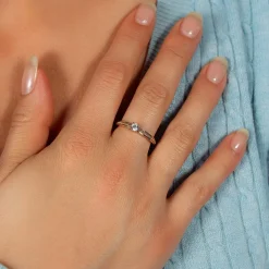 Bague plaqué or jaune et zirconias