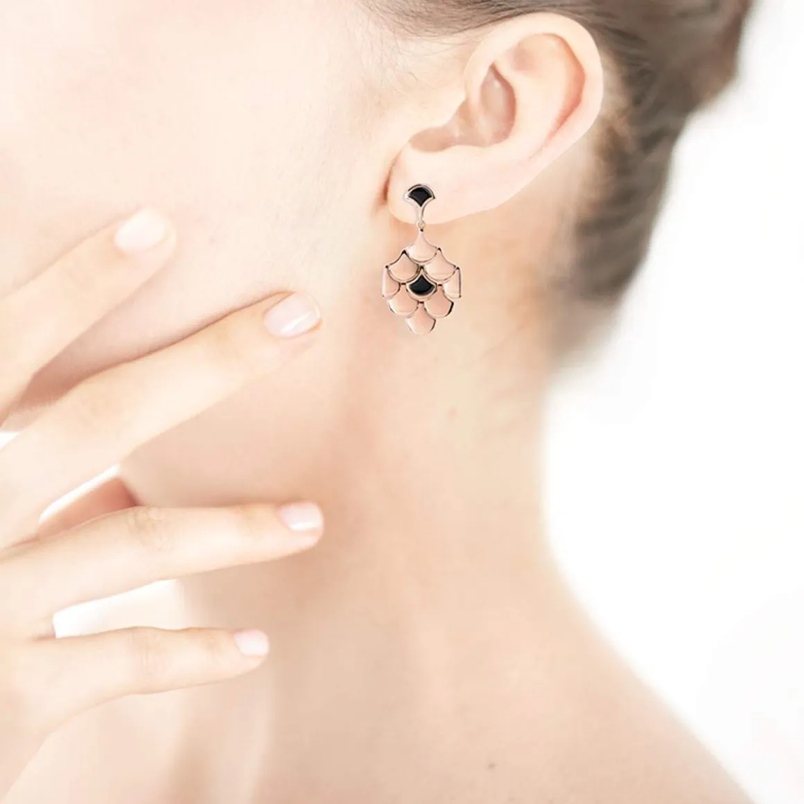 Boucles d'oreilles dorées roses acrylique