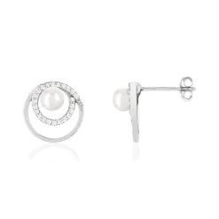 Boucles d'oreilles or blanc 375, perles de culture de chine, diamants.