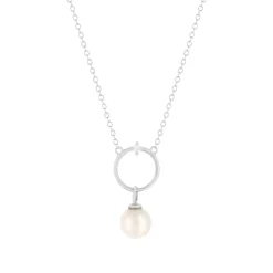 Collier argent 925, motif cercle, perle de culture de Chine et zirconia. Longueur 45 cm.