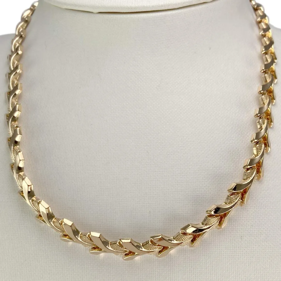 Collier d'occasion en rose or 750, maille fantaisie, 42 cm