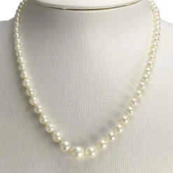 Collier d'occasion or 750 jaune perle de culture du japon