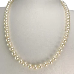 Collier d'occasion or 750 jaune perle de culture du japon