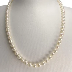 Collier d'occasion or 750 jaune perle de culture du japon