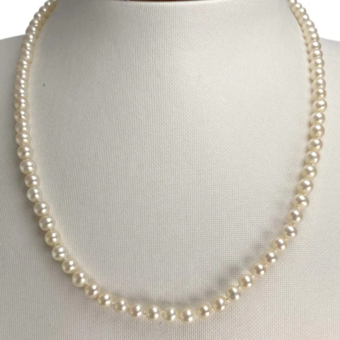 Collier d'occasion or 750 jaune perles de culture