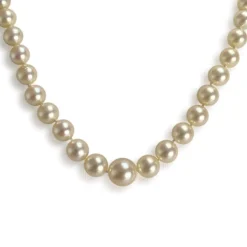 Collier d'occasion or 750 jaune perle de culture du japon