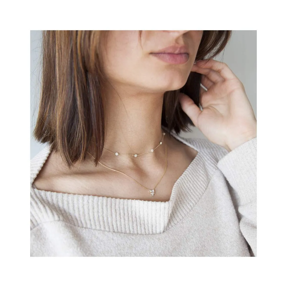 Collier or jaune 375 fleurs zirconias 45 cm