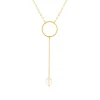 Collier or jaune 375, motif anneau, perle de culture de Chine. Longueur 40 cm.