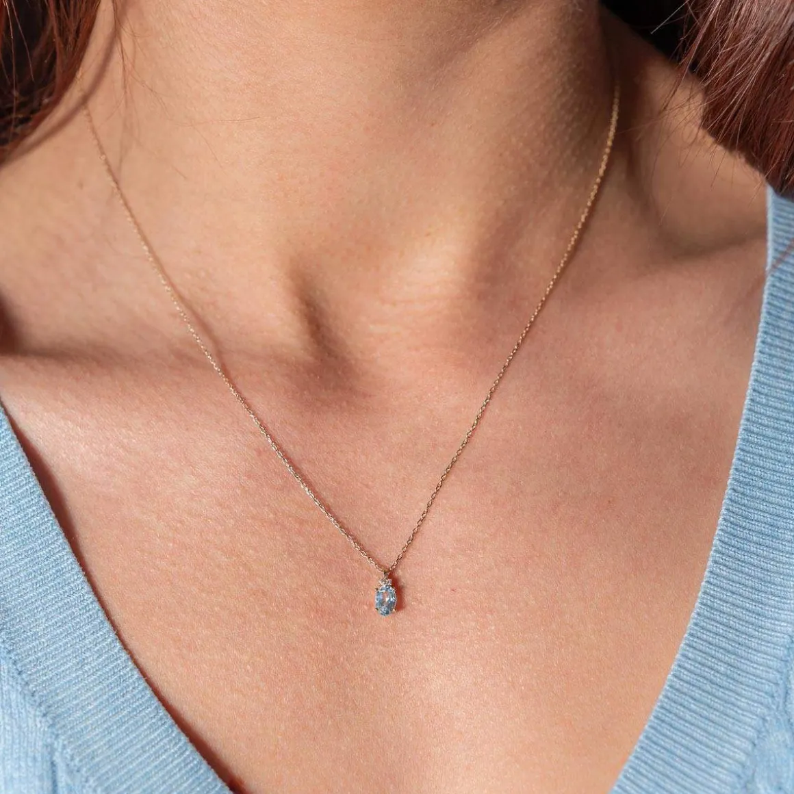 Collier or 750 jaune topaze Sky Blue traitée et diamants 45cm