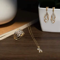 Collier or 375 2 tons diamants 42 cm