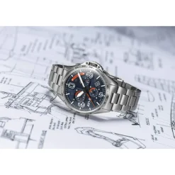 Montre AVI-8 homme chronographe acier