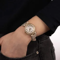Montre BALMAIN haute elegance femme bracelet cuir vernis beige