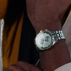 Montre BOSS skytraveller homme bracelet acier