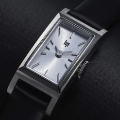 Montre LIP femme analogique, bracelet cuir noir