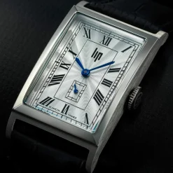Montre LIP homme analogique, bracelet cuir noir
