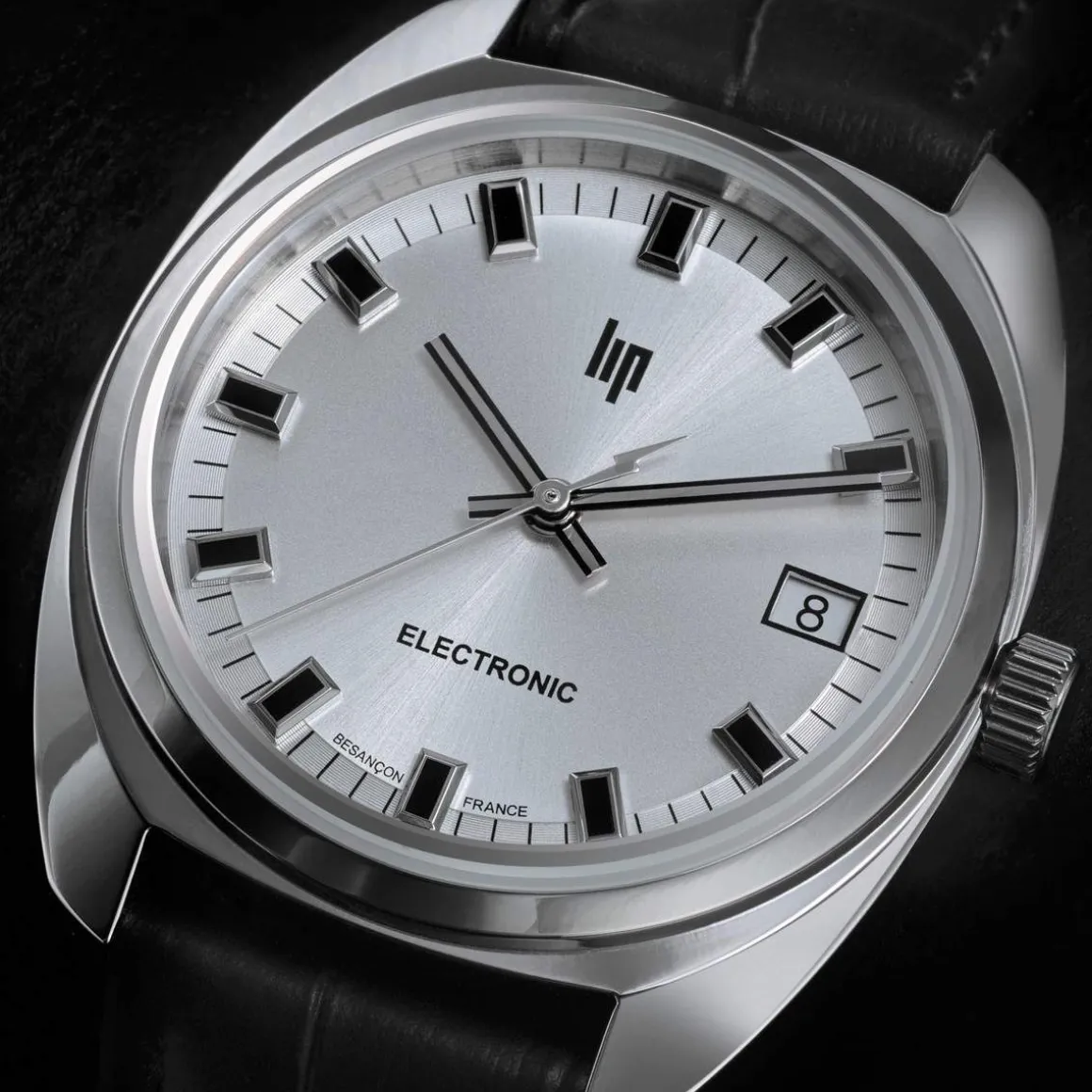 Montre LIP homme analogique, bracelet cuir noir