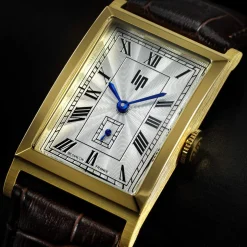 Montre LIP homme analogique, bracelet cuir marron