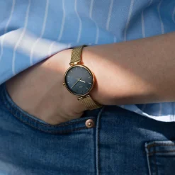 Montre MATY femme bracelet acier inoxydable doré
